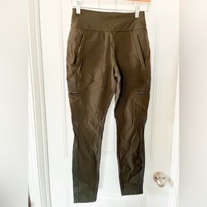 Athleta Headlands Hybrid Cargo Tight Leggings Women's Dark Green Sz 4 Gym Pants